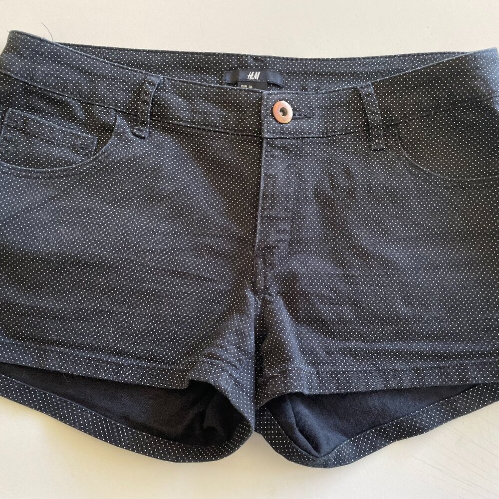 H&M Black and White Polka-Dotted Shorts Size 6